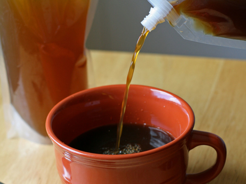 broth-pouring